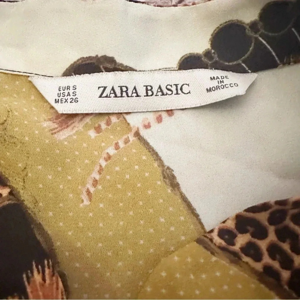 Zara •Equestrian Pleated Peplum Tunic Top Black Bridle Chain Print Size Small - Picture 9 of 10